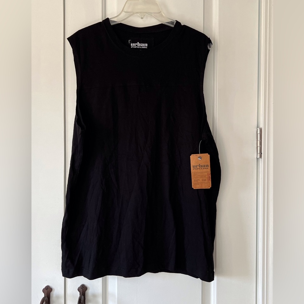 NWT Men’s Urban Pipeline muscle T